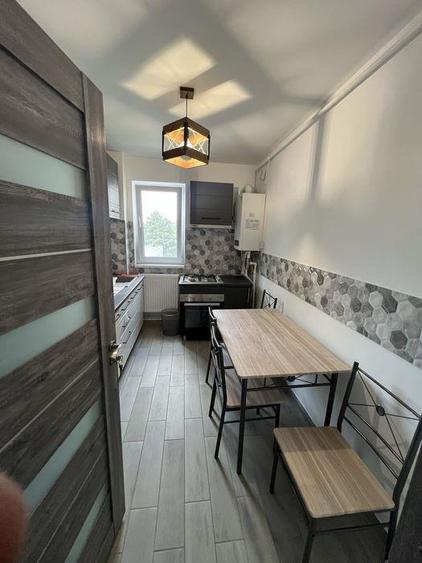 Apartament cu 2 camere semidecomandat, mobilat în Griviței