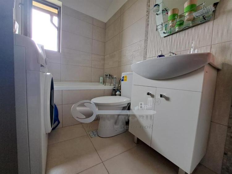 Apartament cu 2 camere semidecomandat, mobilat în Aeroport