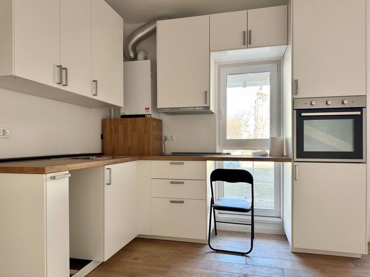 Apartament cu 2 camere semidecomandat, mobilat în Soarelui