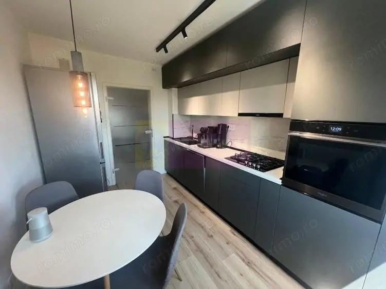 Apartament cu 4 camere decomandat în Pantelimon