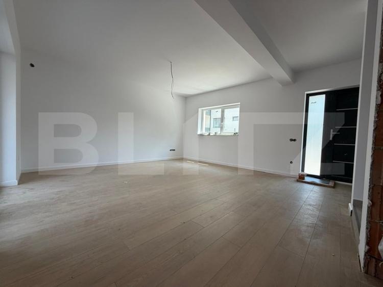Duplex cu 4 camere cu Teren 120 Mp în Florești