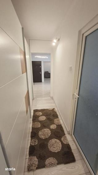 Apartament cu 3 camere, mobilat în Eremia