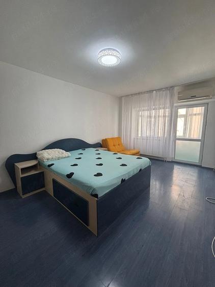 Apartament cu 3 camere semidecomandat în Păcurari