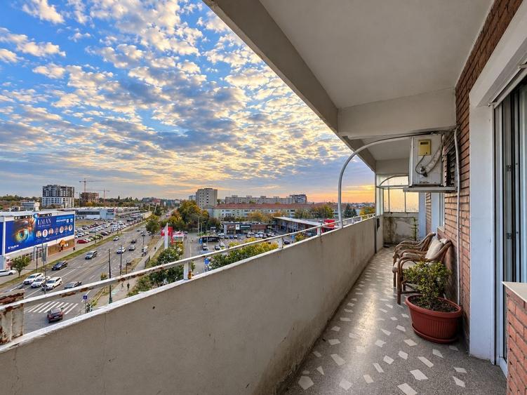Apartament cu 3 camere decomandat, mobilat în Central
