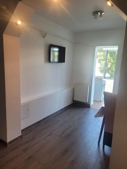 Apartament cu 3 camere decomandat în Slobozia