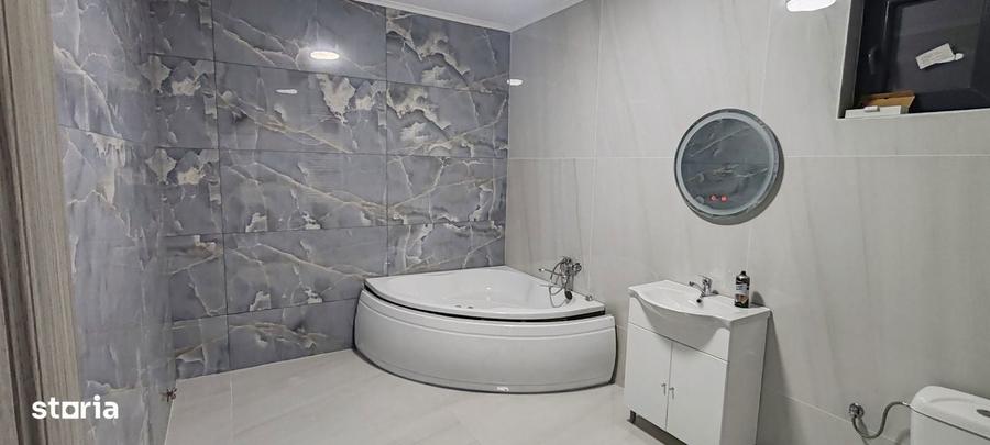 Casă cu 4 camere cu Teren 180 Mp în Central