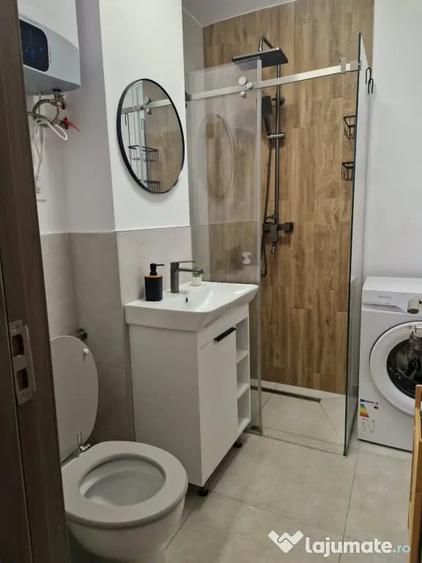 Garsonieră decomandată în Central