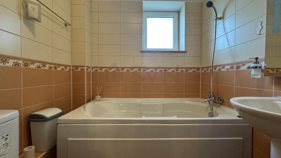 Apartament cu 3 camere semidecomandat, mobilat în Herăstrău
