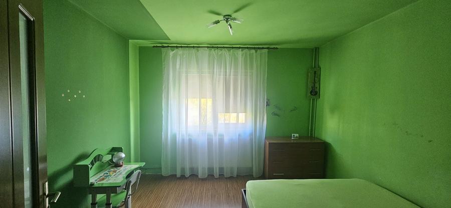 Apartament cu 3 camere decomandat în 1 Mai