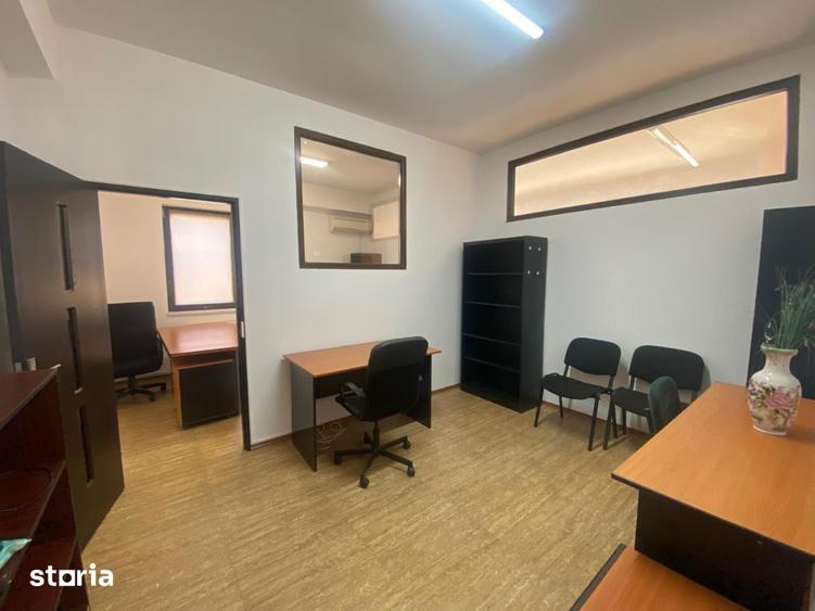 Casă cu 9 camere cu Teren 305 Mp în Colentina