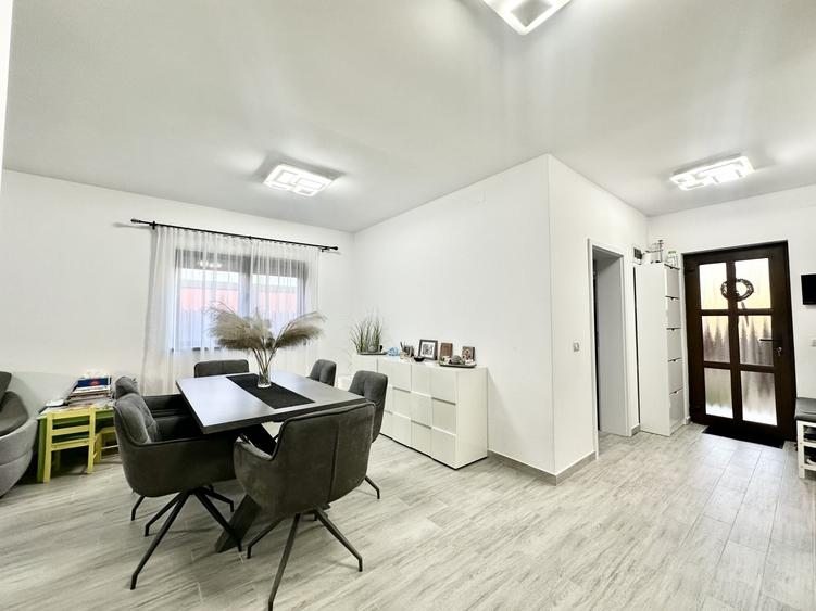 Duplex cu 4 camere cu Canalizare în Moșnița Veche