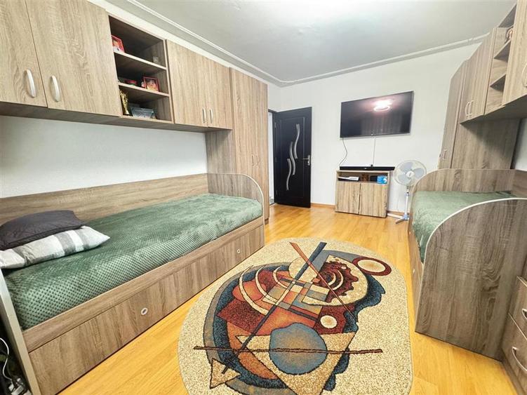 Apartament cu 2 camere decomandat în Vasile Aaron