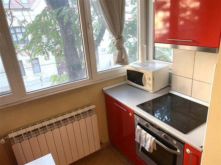 Apartament cu 3 camere decomandat în Ultracentral