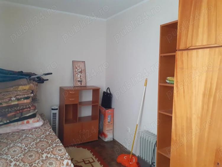 Apartament cu 3 camere semidecomandat în Hipodrom
