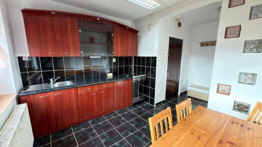 Apartament cu 2 camere semidecomandat, mobilat în Vest