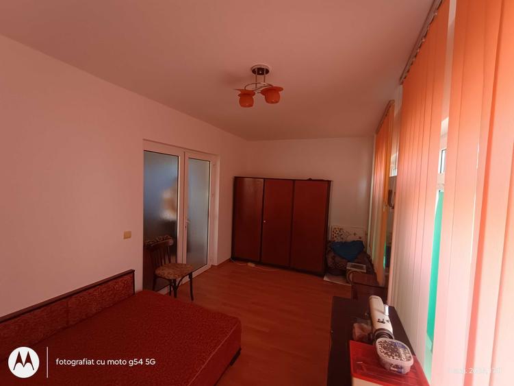 Apartament cu 2 camere nedecomandat în Piața Nouă