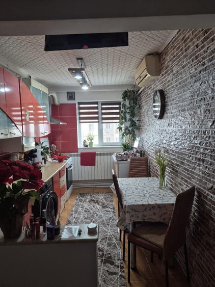 Apartament cu 2 camere decomandat în Năvodari Tabără