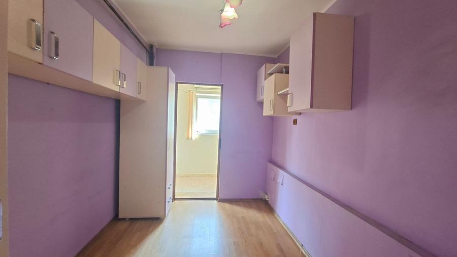 Apartament cu 2 camere decomandat în Micro 18