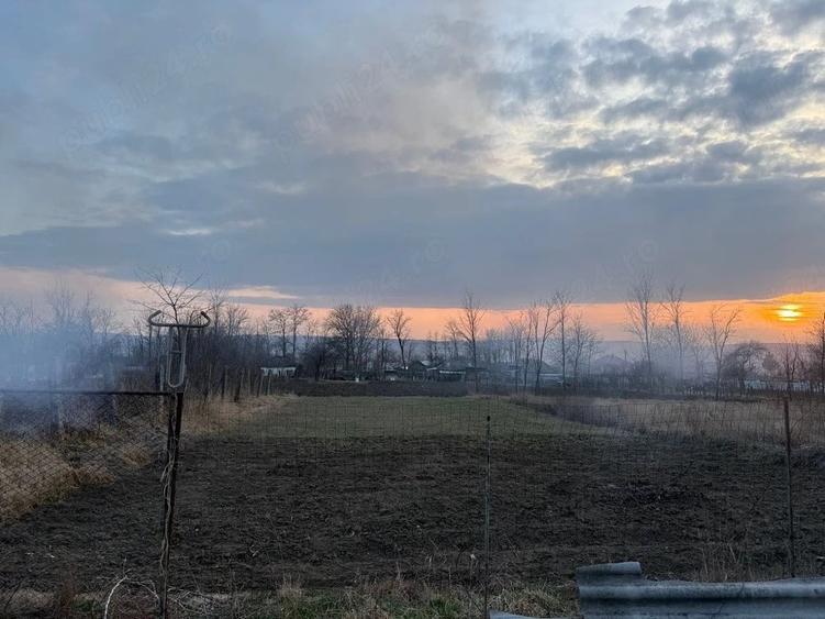 Casă cu Teren 1215 Mp în Hârtoape