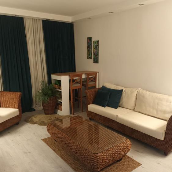 Apartament cu 2 camere decomandat în Tei