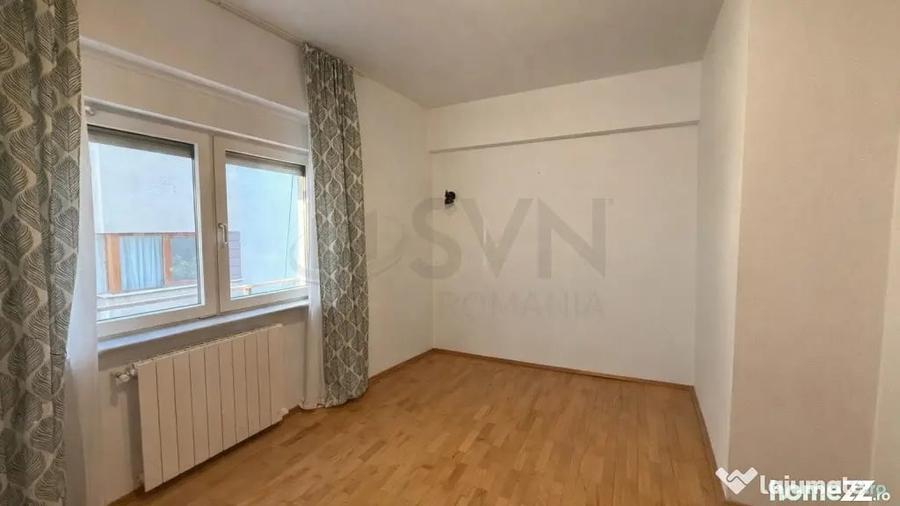 Apartament cu 3 camere decomandat în Polonă