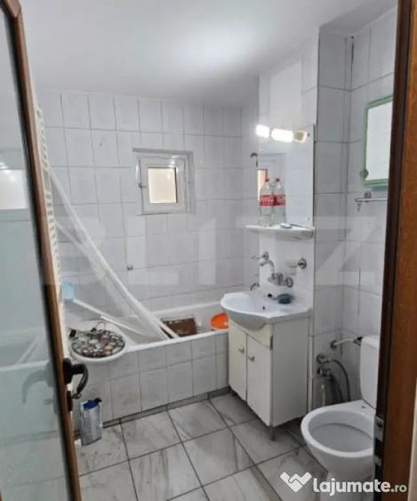 Apartament cu 2 camere decomandat, mobilat în Rovine