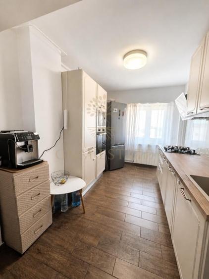 Apartament cu 3 camere decomandat, mobilat în Unirii