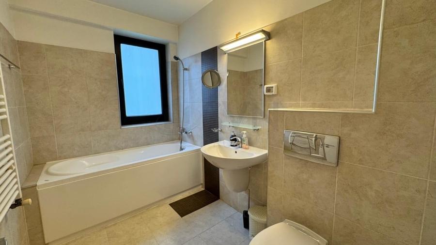 Apartament cu 3 camere decomandat în Pipera