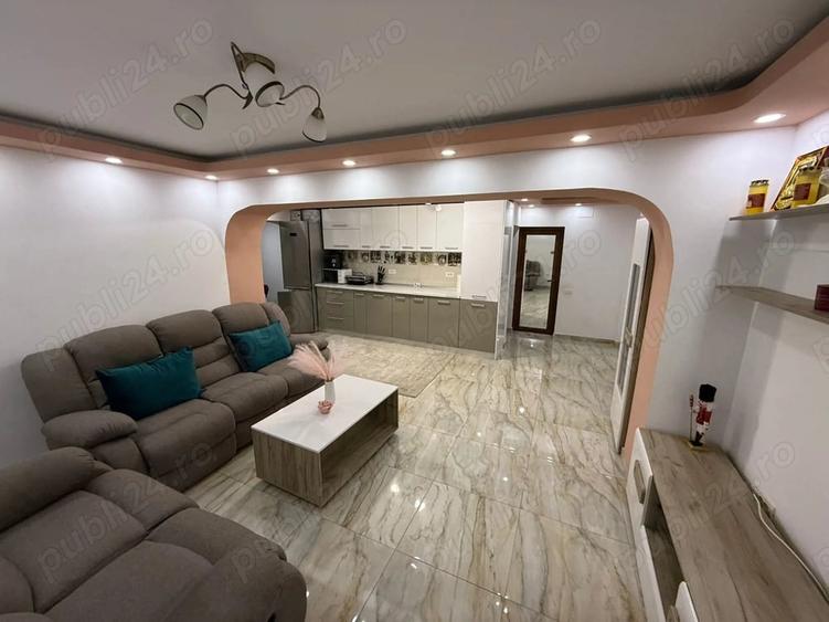 Apartament cu 3 camere decomandat în Babadag