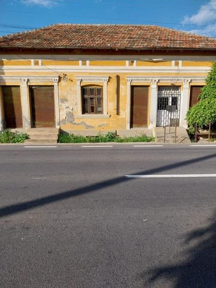 Casă individuală cu 5 camere cu Canalizare în Izimșa
