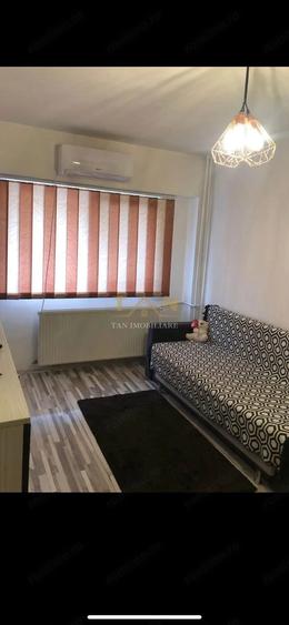 Garsonieră decomandată în UMT