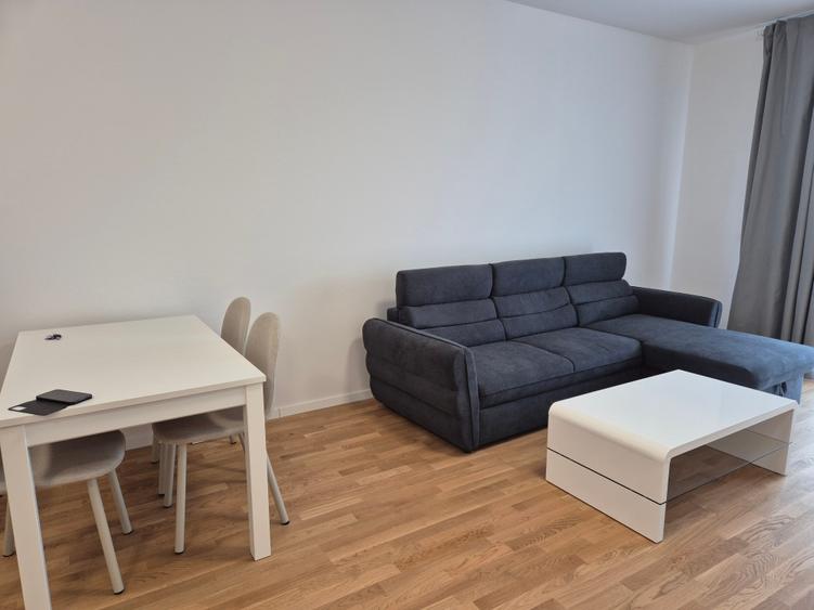 Apartament cu 2 camere semidecomandat, mobilat în Ultracentral