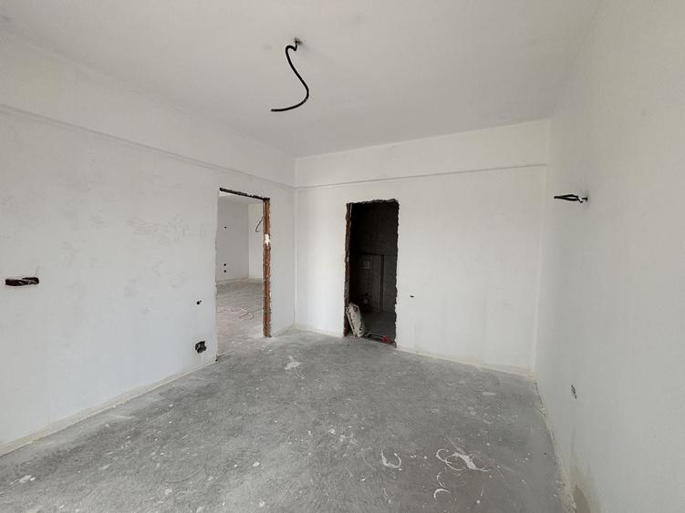 Casă individuală cu 4 camere cu Canalizare în Tunari