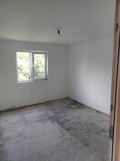 Casă individuală cu 2 camere cu Teren 3900 Mp în Braniștea