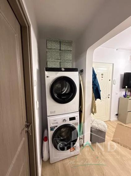 Apartament cu 3 camere semidecomandat, mobilat în Zorilor