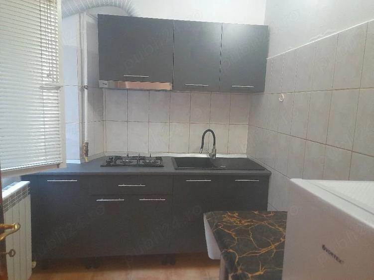 Garsonieră decomandată în Central