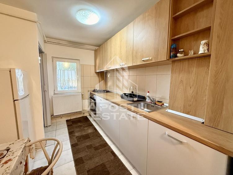 Apartament cu 2 camere semidecomandat, mobilat în Complex Studențesc
