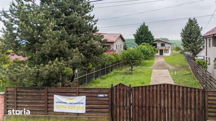 Casă cu 7 camere cu Teren 1495 Mp în Miroslava