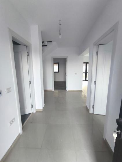 Casă individuală cu 5 camere cu Canalizare în Valea Lupului