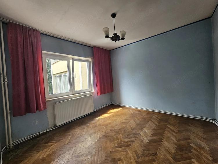 Apartament cu 2 camere semidecomandat în Mihai Eminescu