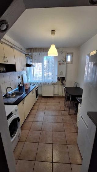 Apartament cu 2 camere decomandat în Calea București