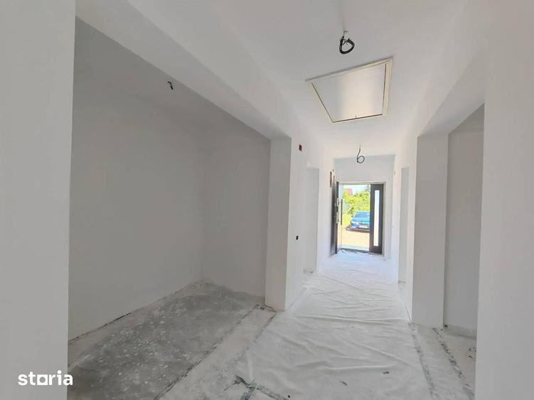 Casă cu 4 camere cu Teren 400 Mp în Crevedia