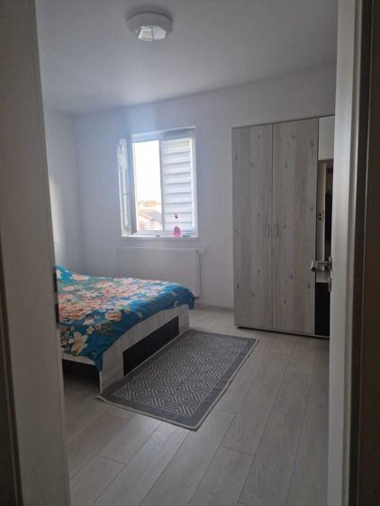 Apartament cu 2 camere decomandat în Tractorul