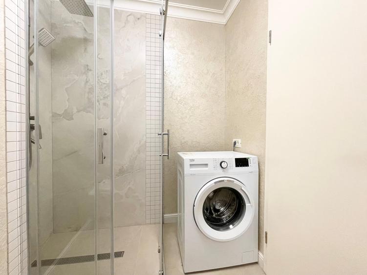 Apartament cu 3 camere decomandat, mobilat în P-ța Unirii