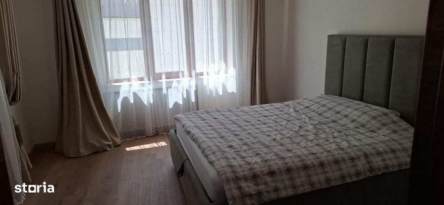 Casă cu 2 camere cu Teren 15 Mp în Schei