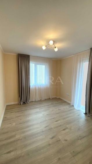 Apartament cu 3 camere semidecomandat în Florești