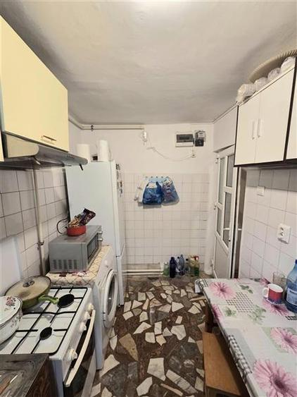 Apartament cu 3 camere nedecomandat în Tomis III