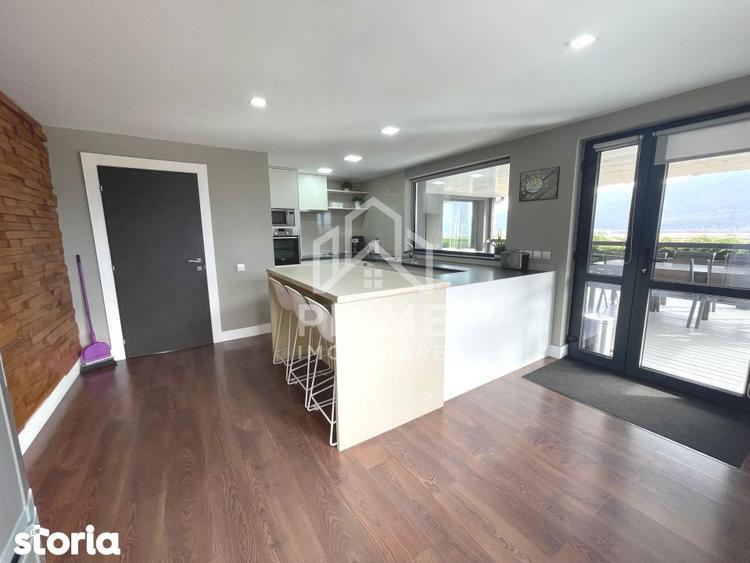 Casă cu 6 camere cu Teren 940 Mp în Câlnic