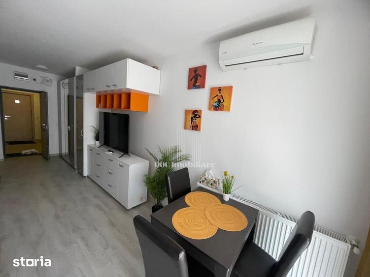 Garsonieră decomandată în Titan