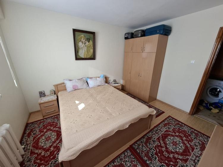 Apartament cu 3 camere decomandat în Tomis Nord